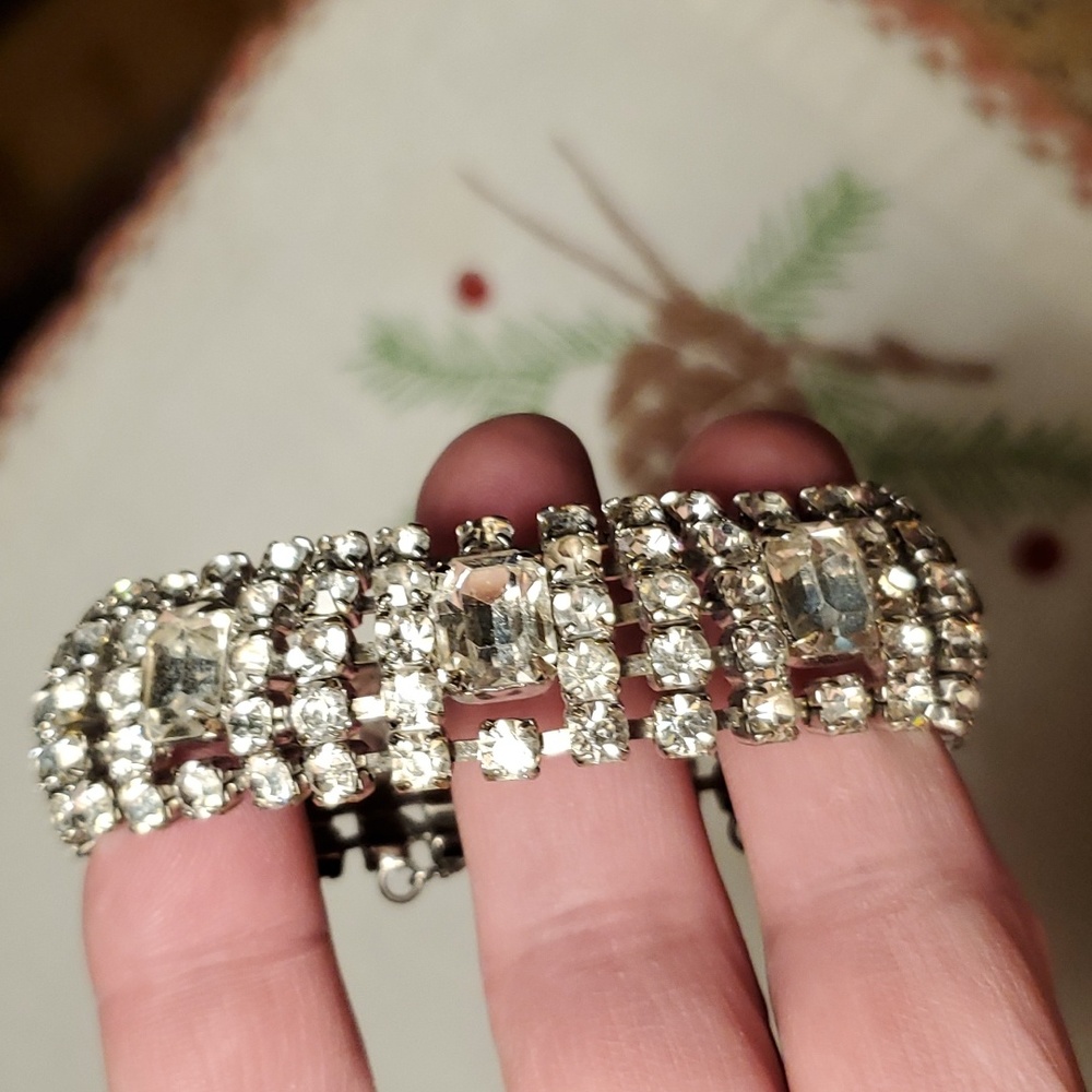 Weiss Rhinstone Bracelet - Picture 6 of 12